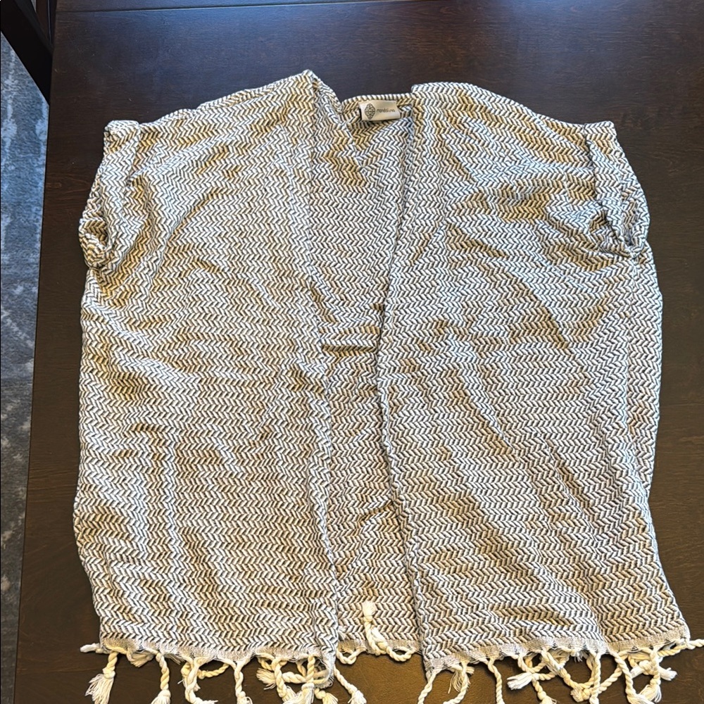 Short sleeved cardigan